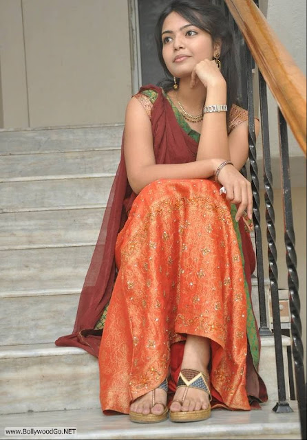 Actress-Mereena-Stills-in-Half-Saree+(10)