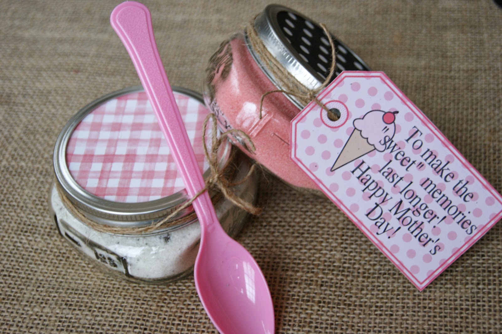 http://sweethaute.blogspot.com/2014/04/just-add-milkice-cream-tutorial.html