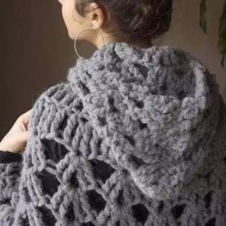 Poncho Fluffy a Crochet