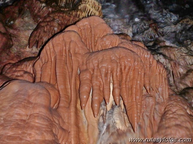 Cueva de la Excéntricas