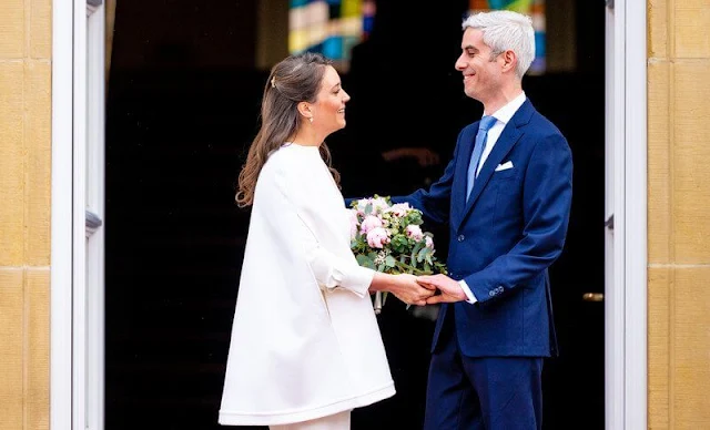 Princess Stephanie wore a blue dress. Princess Claire wore a yellow Gigi dress by Diane von Furstenberg. Maria teresa