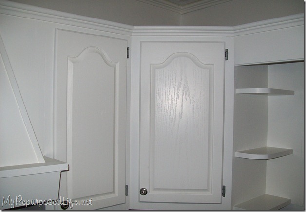 love the way the white cabinets helped to brighten up the room. I 