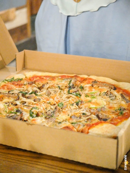 Pizza cendawan dan daging