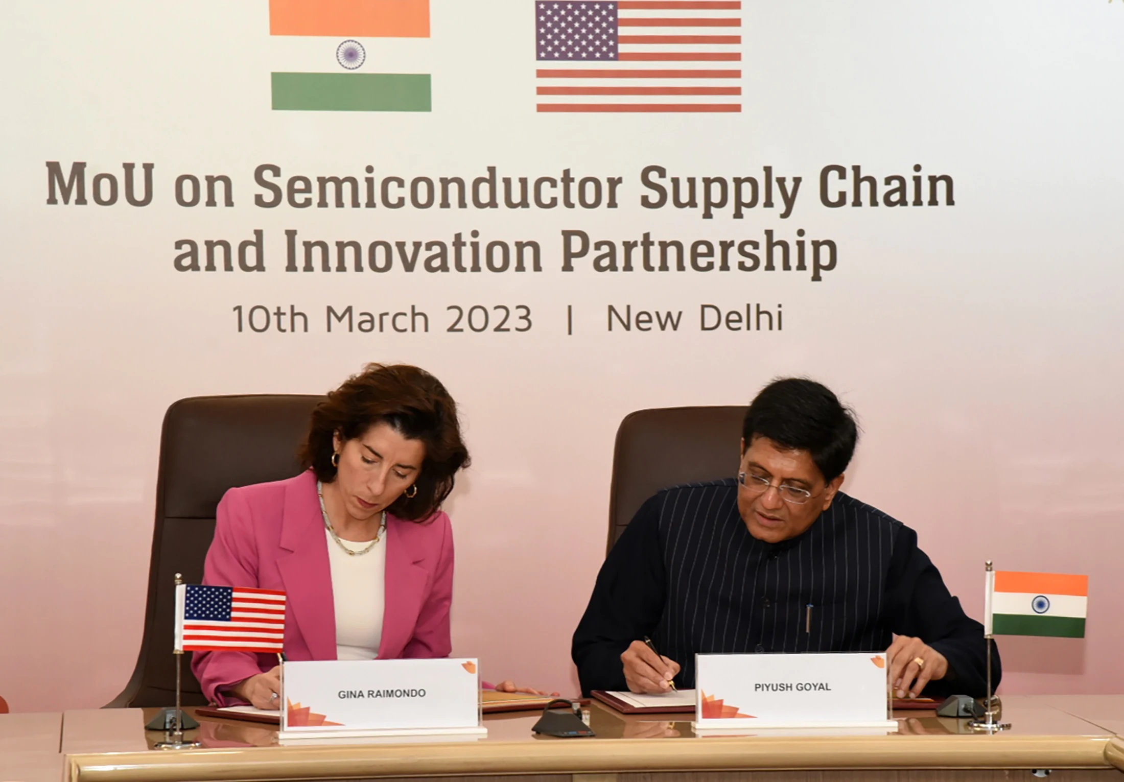 India Inks MoU with US for Semiconductor Supply Chain and Innovation