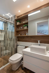 banheiro-porcelanato-madeira-com-tijolinhos