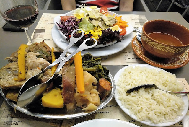 Cocido nas caldeiradas de Furnas (Açores)