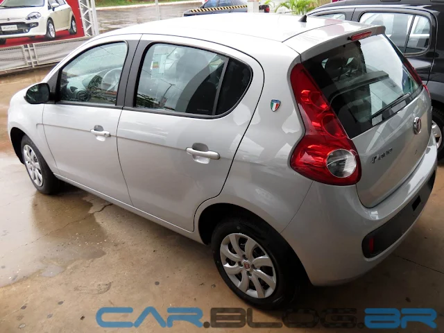 Fiat Palio Attractive 2013 Itália - Prata Bari