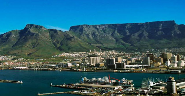 Table Mountain is located in which country?