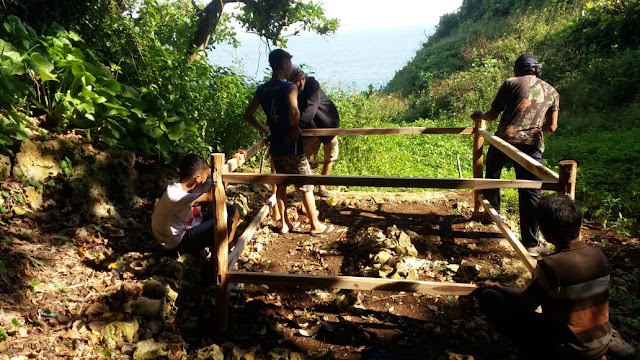 Relawan Budaya Gotong Royong Perbaiki Petilasan Gebangkoro, Desa Giripurwo