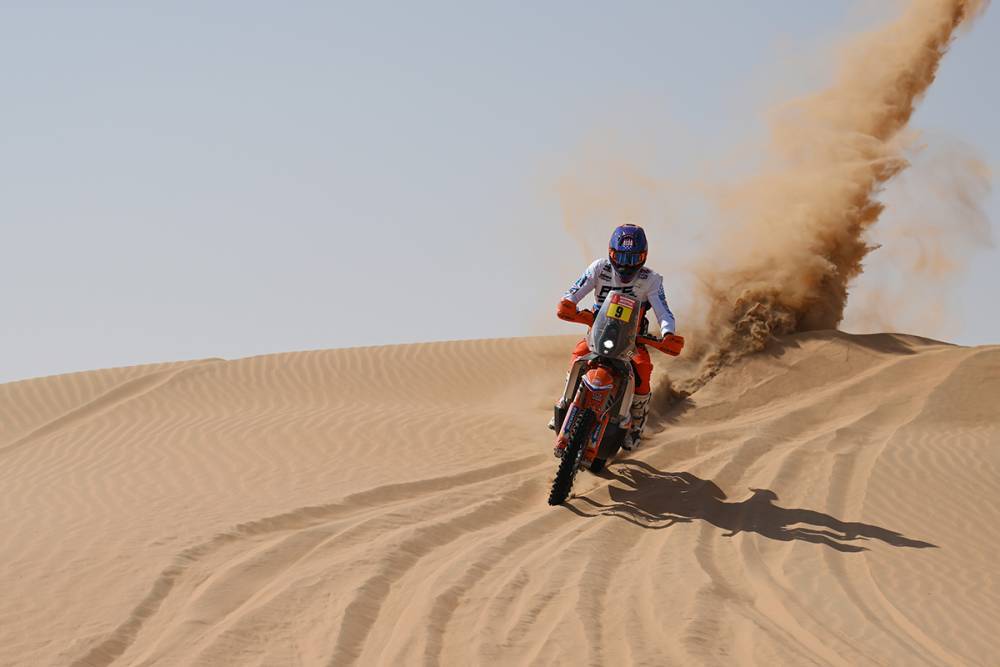 Dakar 2023: Ross Branch consiguió su segunda victoria de etapa pero Kevin Benavides pasó al frente en la general