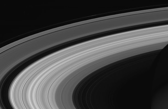 cincin-saturnus-cassini-astronomi