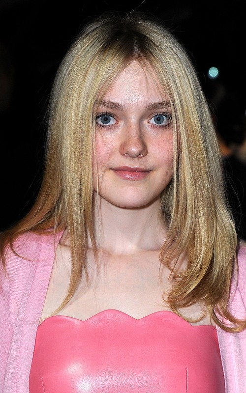 16 year old Dakota Fanning