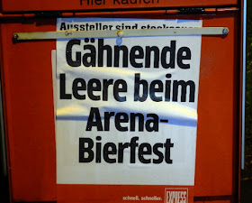 http://www.express.de/duesseldorf/-premium-bierfest--wenige-bier-freunde-in-der-arena-24253348?originalReferrer=