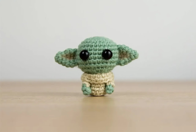 Mini Amigurumi Baby Yoda a Crochet