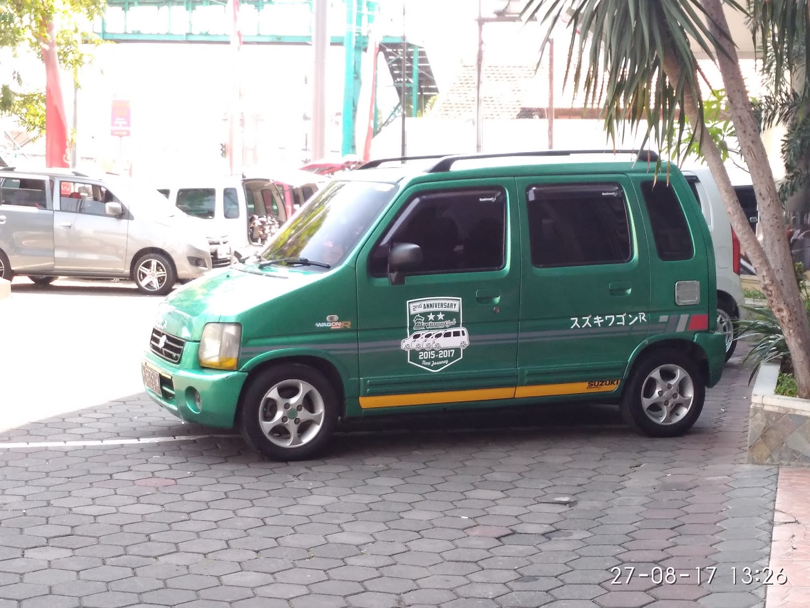 Gambar Mobil Karimun Kotak