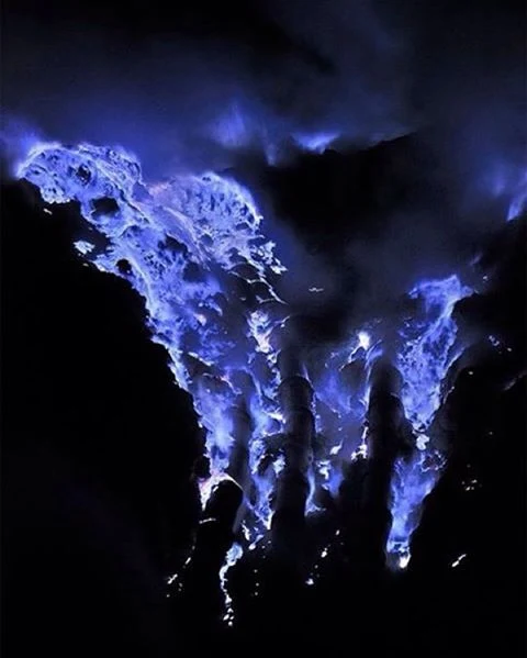 foto api biru kawah ijen