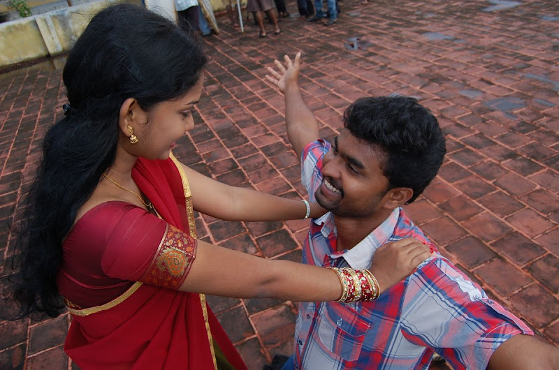 Nila Meedhu Kadhal Movie Stills leaked images