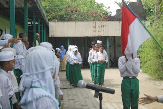 Gladi Bersih Pengukuhan Kelas VI MI Al Raudlah Tahun Pelajaran 2015/2016