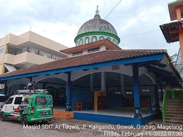 Bersih Bersih Masjid SDIT At Taqwa, Gowak, Grabag, Magelang