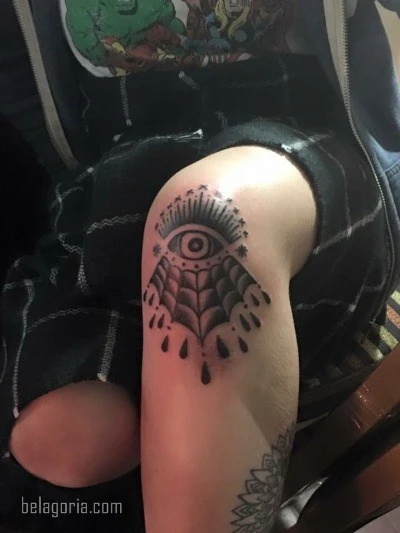 tatuaje en la rodilla