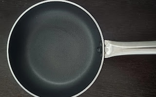 Kitchen utensils non stick pan