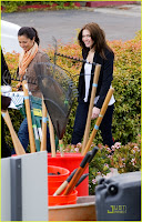 Mandy Moore and Drew Barrymore: Food Bank Buddies