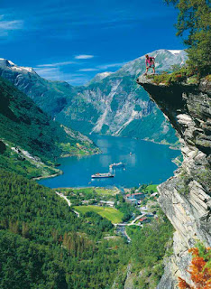 imagen de montaña en noruega