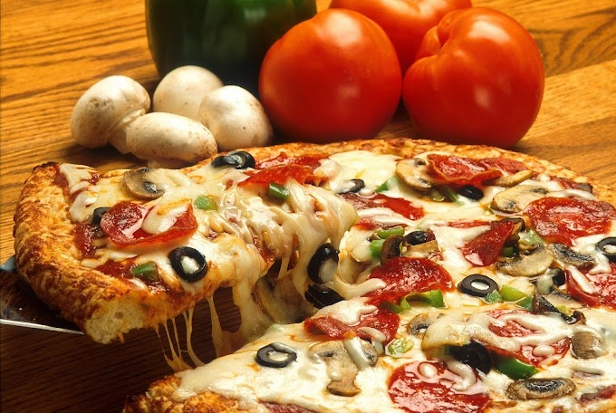 Yummy Recipe for Pizza Base and Pizza ! Truely Yummy Try It ....