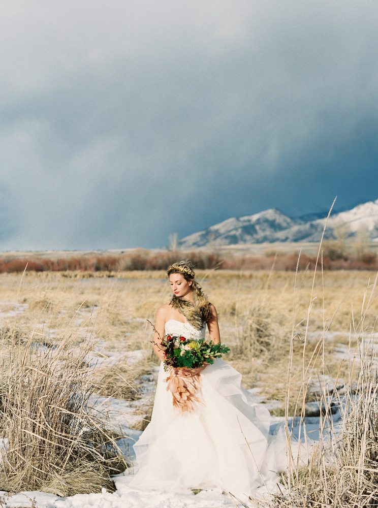 Orange Photographie / Hair & Makeup: Alexa Mae / Flowers & Styling: Katalin Green / Dress: Poppy Bride   