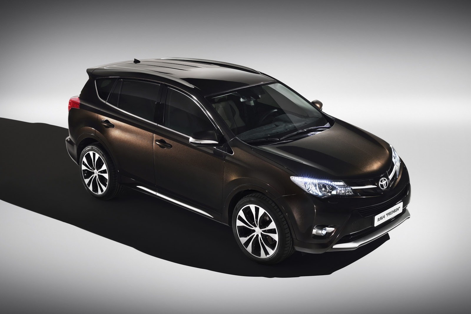 Toyota Conceptualizes New RAV4 and Auris Touring Sports Models in 