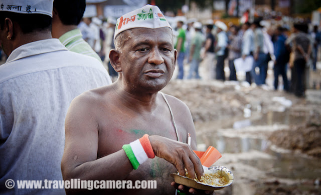 There was Anna's Rasoi in Ram Leela ground for folks who have come to join Anna for this cause. People from almost every state of India joined Anna Hazare in Ram Leela maidan. And it's understandable that all can't fast because of various reasons. But it's a great thing that people at least stepped up and joined the movement !!!