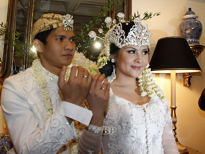 Foto Pernikahan Iko Uwais dan Audy Item  Blogspot Pemula