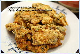 Thai Style Deep-fried Fish Fillet with Basil Leaves Home Cooking Recipe