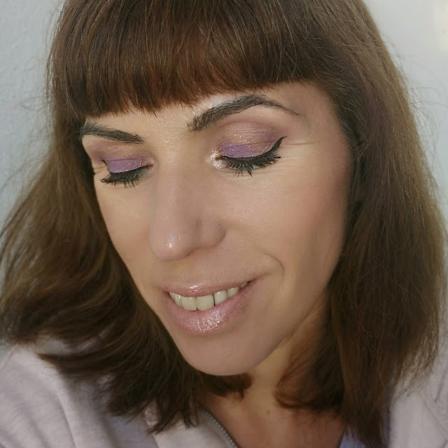 look ojos cerrados