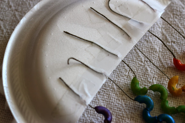 This colorful rainbow craft uses elbow macaroni and is a great way to keep kids busy! Great for St. Patrick's Day!