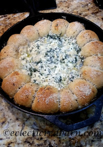Cheesy Herbed Pull Apart Biscuits with spinach/Artichoke Dip. Share NOW. #dips #appertizers #snacks #eclecticredbarn