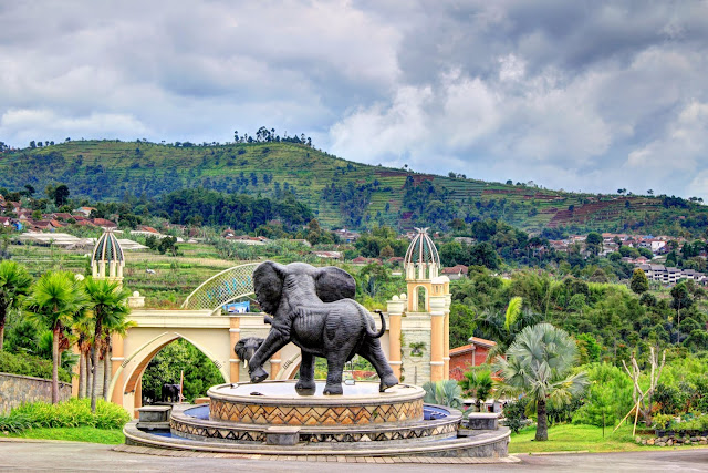 10 Tempat Wisata di Bandung Terbaru yang Wajib Dikunjungi