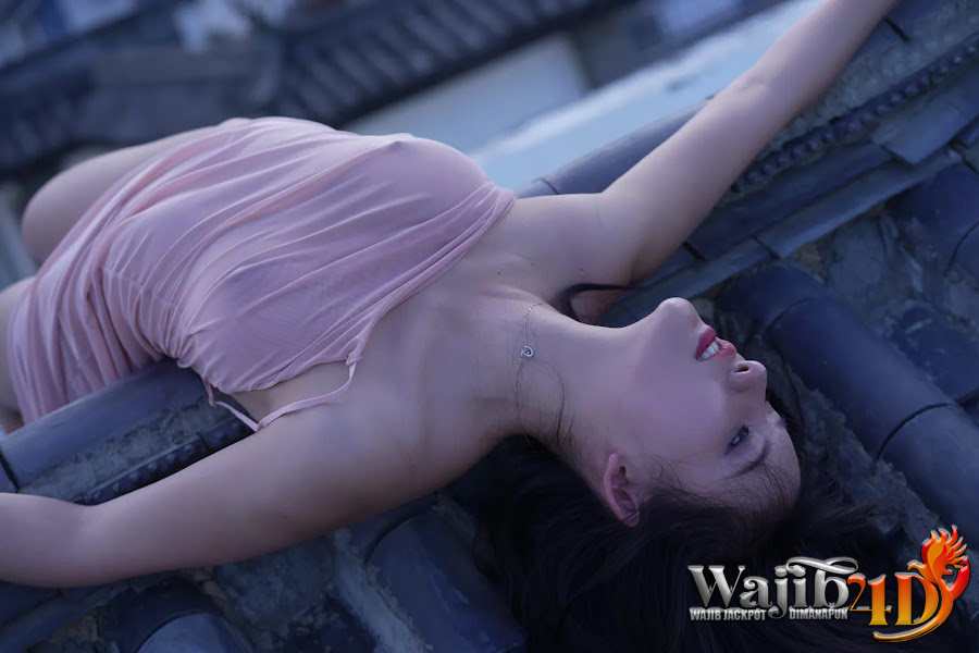 Sexy Model To The Roof