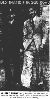 Burns being escorted to the Brisbane watch-house. (Courier-Mail, October 1948).