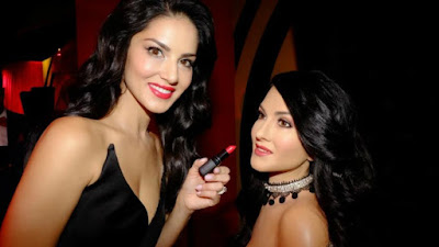 Sunny Liony’s poses with her wax statue at Delhi’s Madame Tussauds Museum