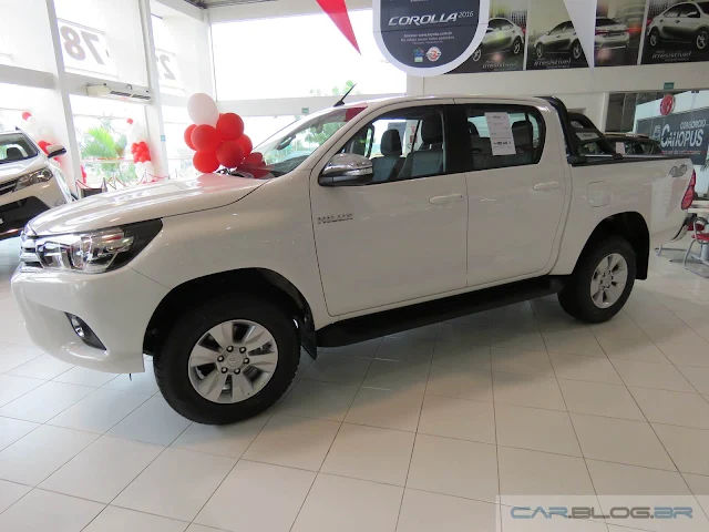 Nova Toyota Hilux 2016 SRV A/T - Branca