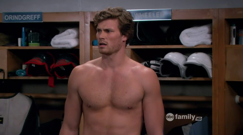 Derek Theler Shirtless in Baby Daddy s1e06