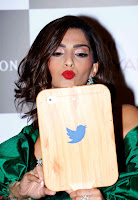 Sonam Kapoor poses at Vogue Women of the Year Awards ~  Exclusive 001.jpg