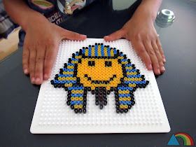 Imagen egipcia hecha con Hama Beads