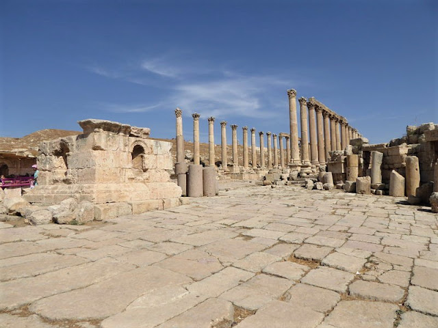 tetrapylum all'inizio del cardo massimo