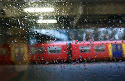 Rainy train journey (rainy train journey )