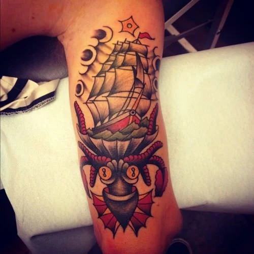 tatuaje de barco antiguo