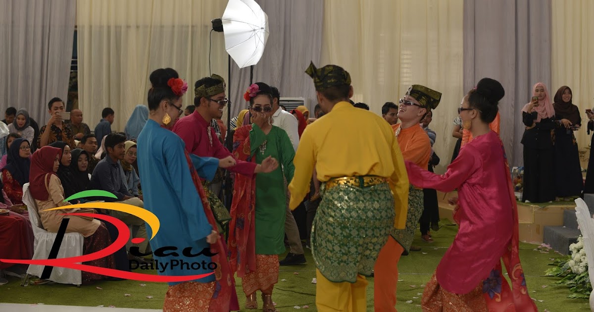 Randai Kesenian Tradisional Kuantan Singingi RIAU DAILY 