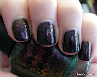 Swatch of Love & Beauty in Emerald (dupe for Cult Nails Masquerade) over Revlon Parfumerie in Wild Violets