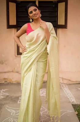 Kayal Anandhi Elegant Sleeveless Saree Pics